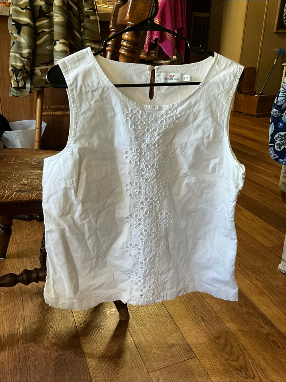 Vineyard Vines White Sleeveless Eyelet Floral Cotton Top